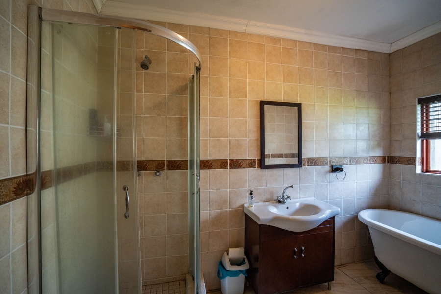 5 Bedroom Property for Sale in Grahamstown Rural Eastern Cape